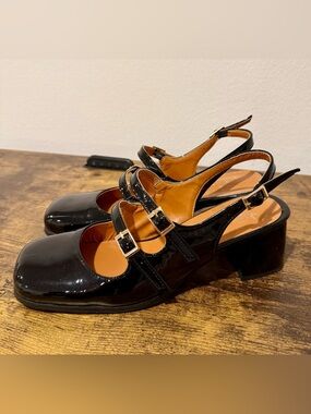 *LIKE NEW Patent Leather Black Mary Jane Slingback Heels. Size 40.